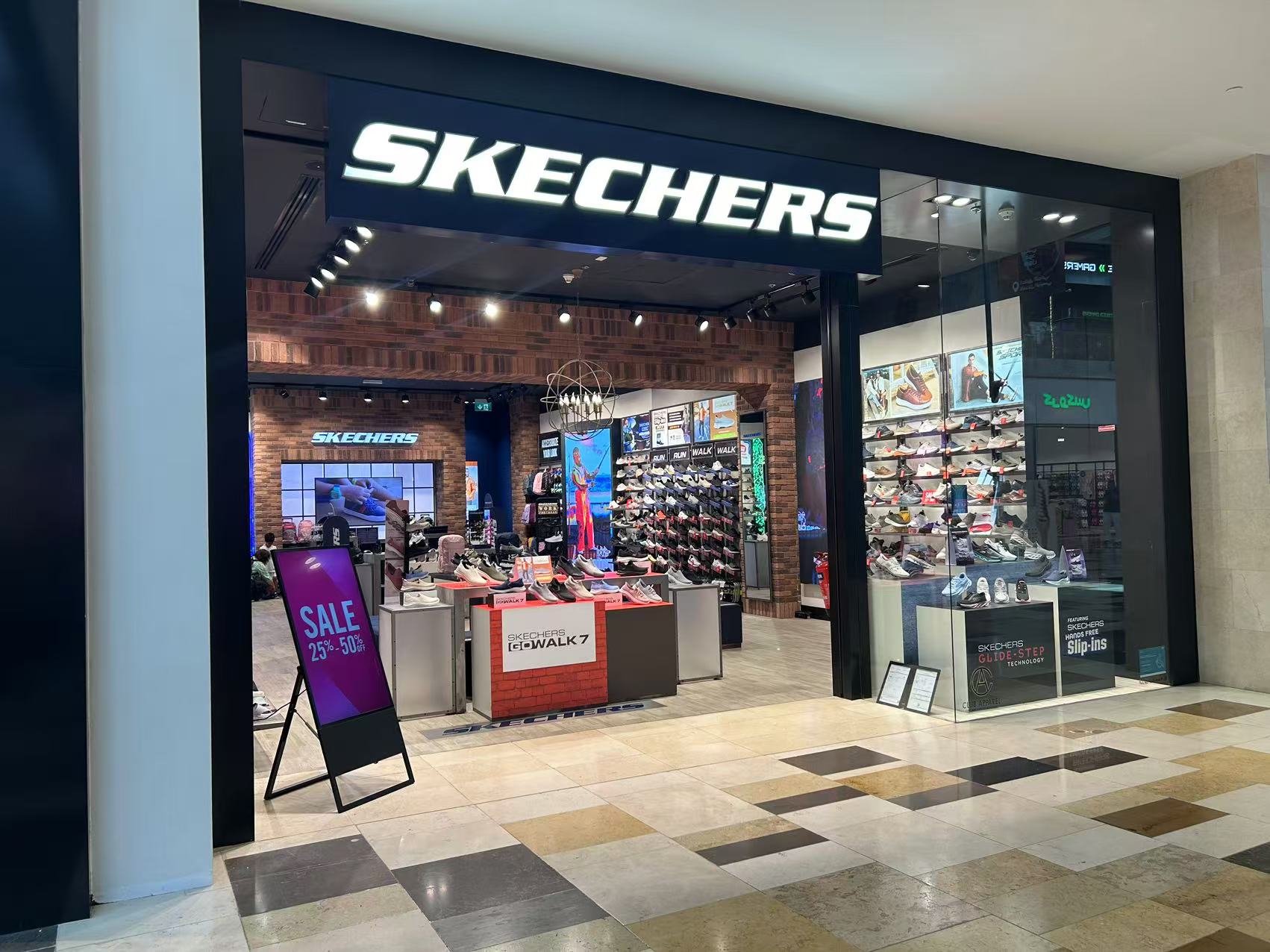 SKECHERS employs digital signage